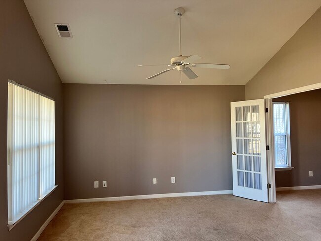 Building Photo - NOW AVAILABLE IN INTERNATIONAL CLUB - MURRELLS INLET!!