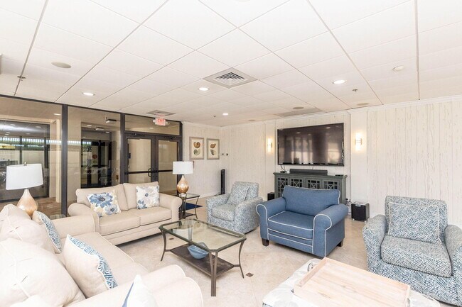 Building Photo - 5380 N Ocean Dr