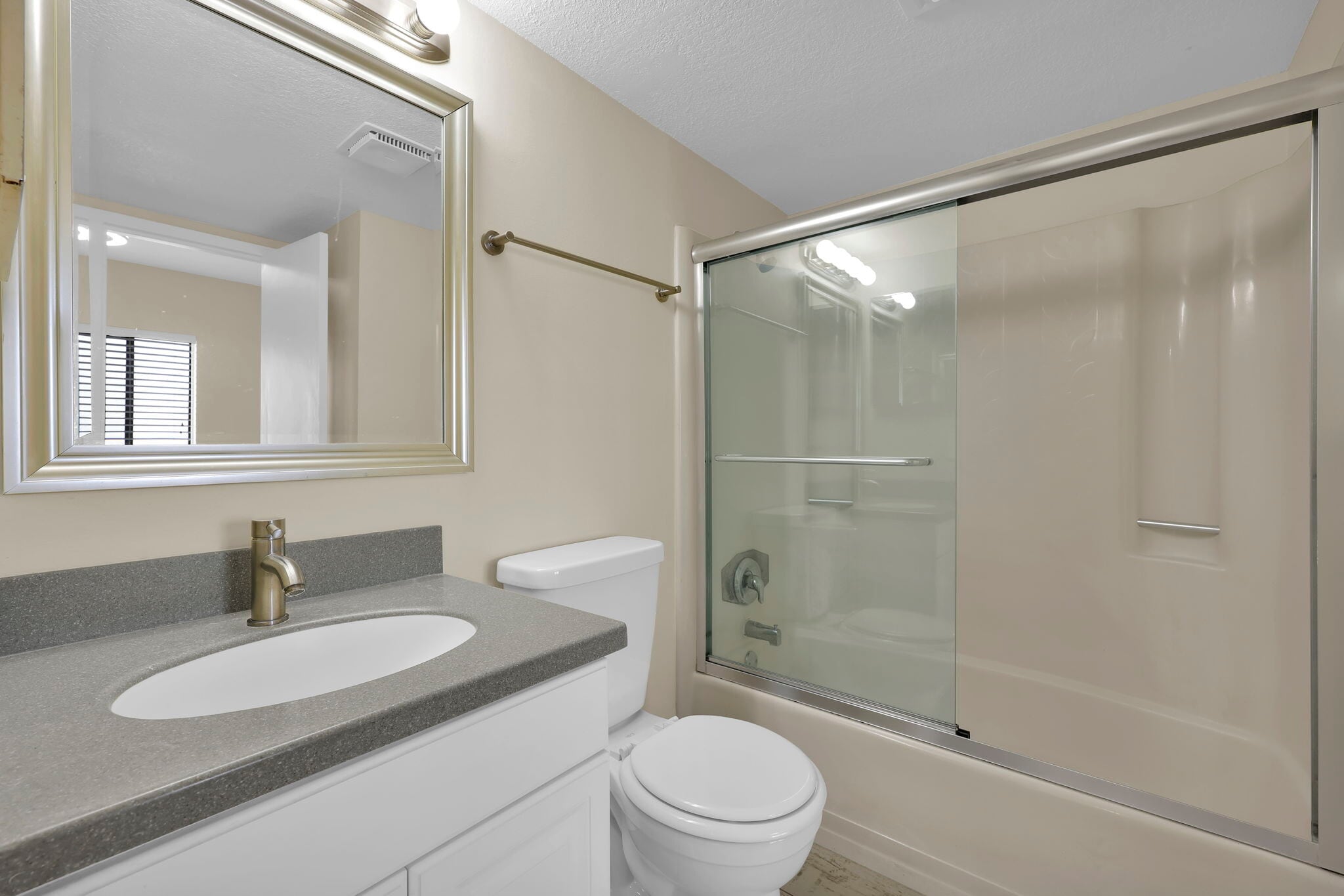 Building Photo - 601 1st St S