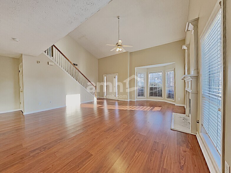 Building Photo - 312 Yarbrough Ct
