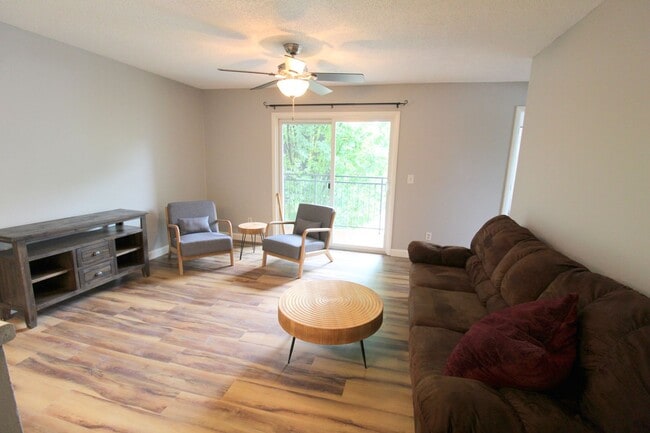 Building Photo - 1348 Hunters Rd