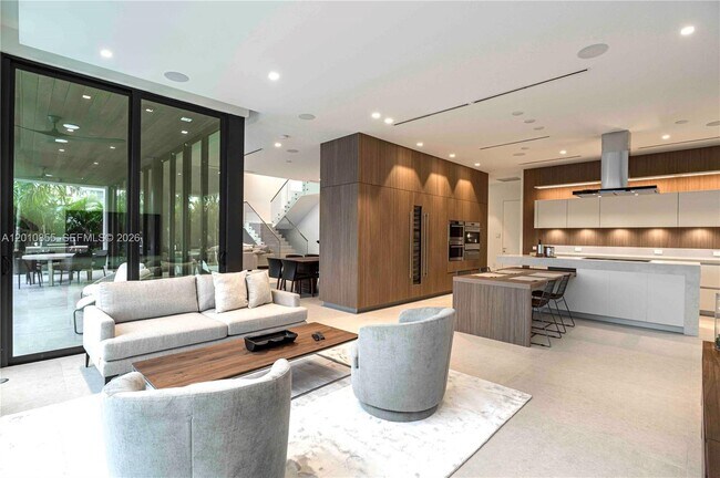 Building Photo - 1537 SE 13th St