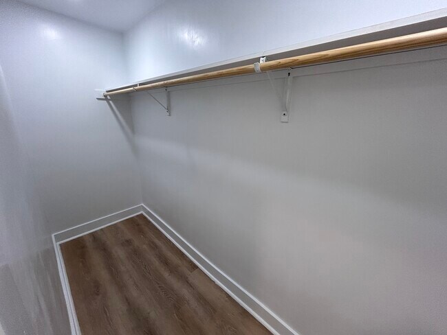 Building Photo - 1400 N 6th St