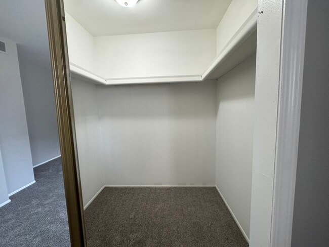 Building Photo - 4431 Oakwood