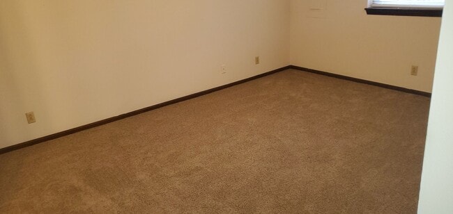 Building Photo - 3304 Albany Ct