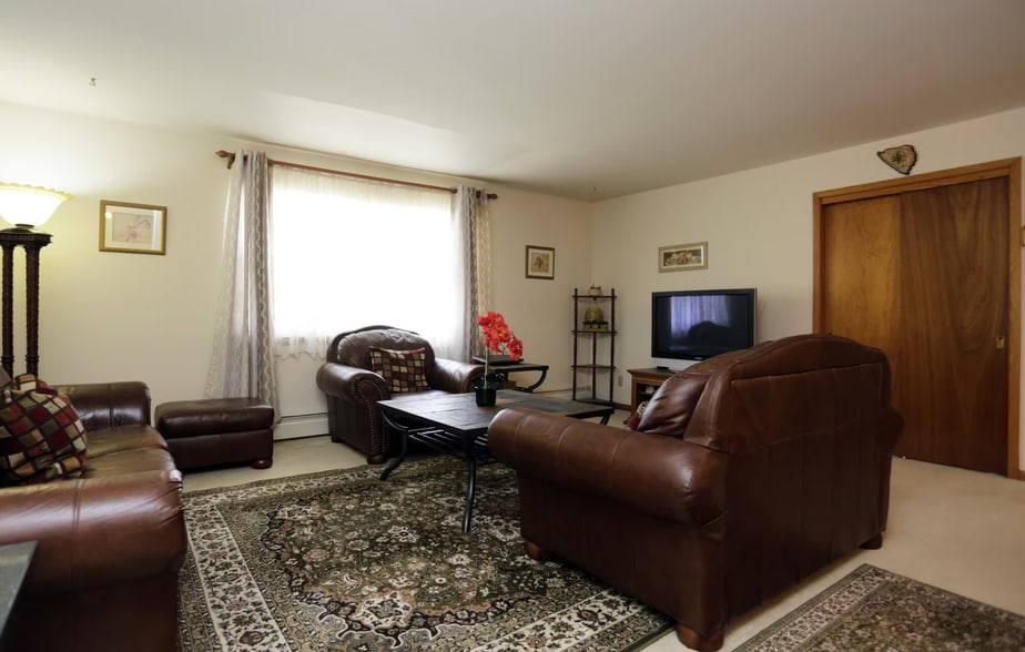 Interior Photo - Colonial Manor Apartments