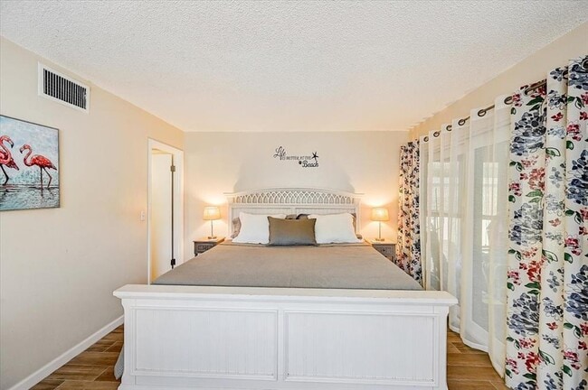 Building Photo - 722 S Boulevard of the Presidents