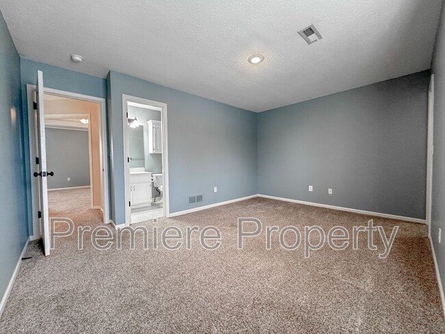 Building Photo - 13876 S Kaw St