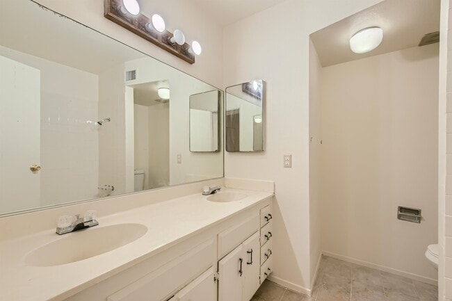 Building Photo - 5957 Vegas Dr