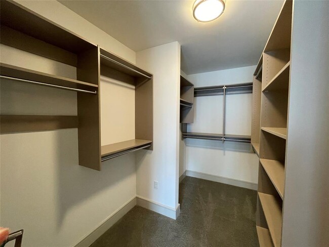 Building Photo - 3099 Nowitzki Way