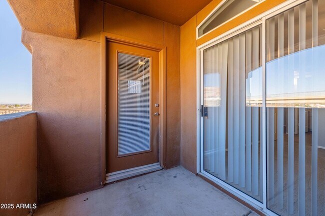 Building Photo - 5151 E Guadalupe Rd