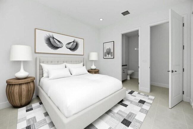 Building Photo - 15144 Wildwood Cir