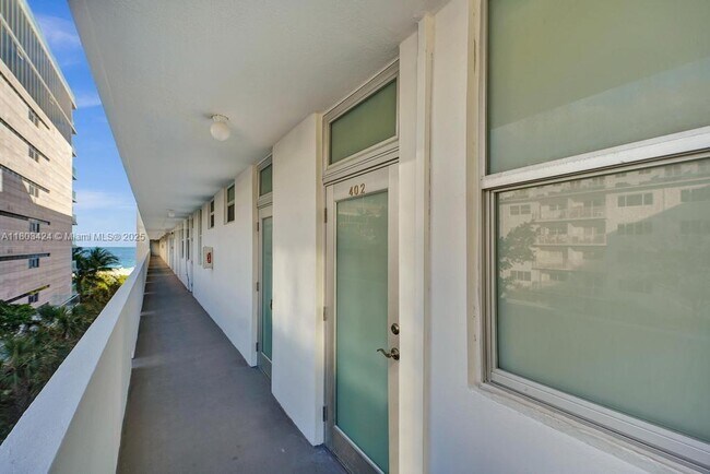 Building Photo - 301 Ocean Dr