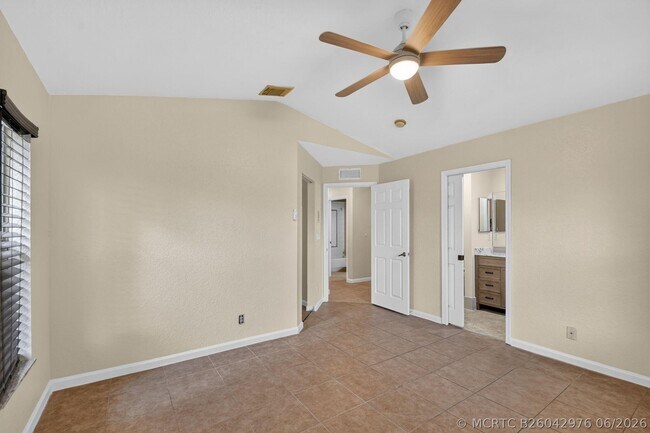 Building Photo - 1107 Big Torch St