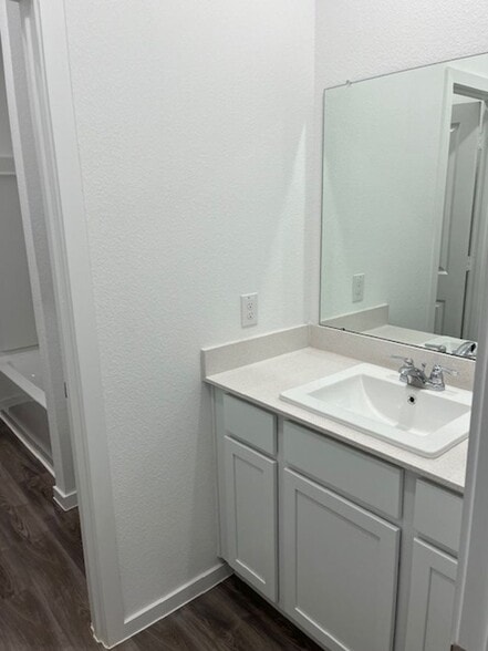 Building Photo - 4935 Caspian Wave Dr