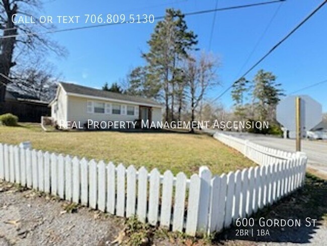 Primary Photo - White Picket Fence Home in Chickamauga!