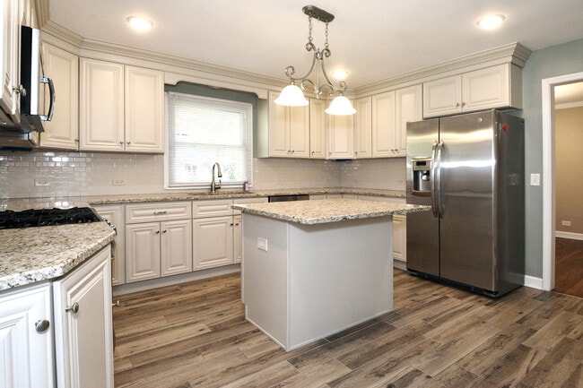 Building Photo - 1222 E Kensington Rd