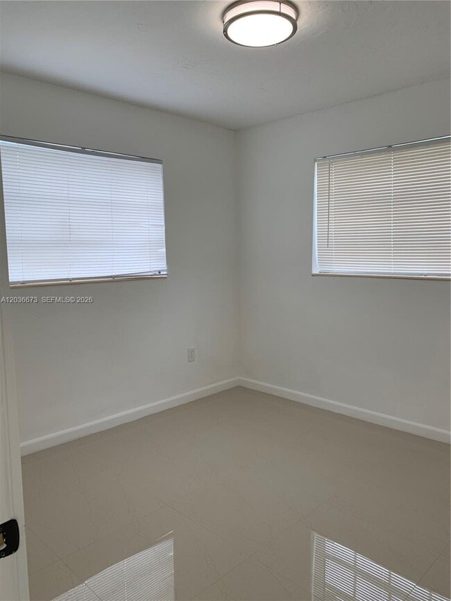 Building Photo - 2025 SW 84th Ct