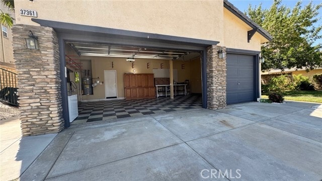 Building Photo - 37361 Paintbrush Dr