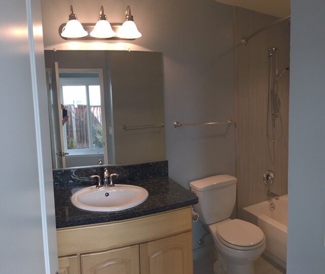 Building Photo - 22650 Silver Oak Ln
