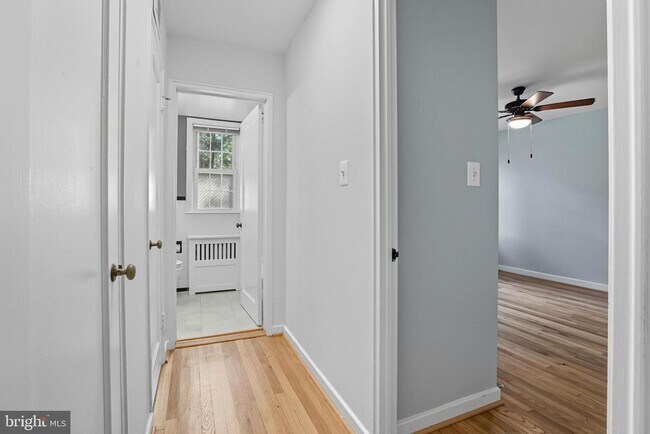 Building Photo - 2302 Colston Dr