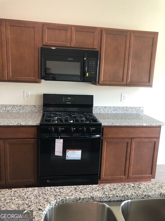 Building Photo - 1109 Day Dr