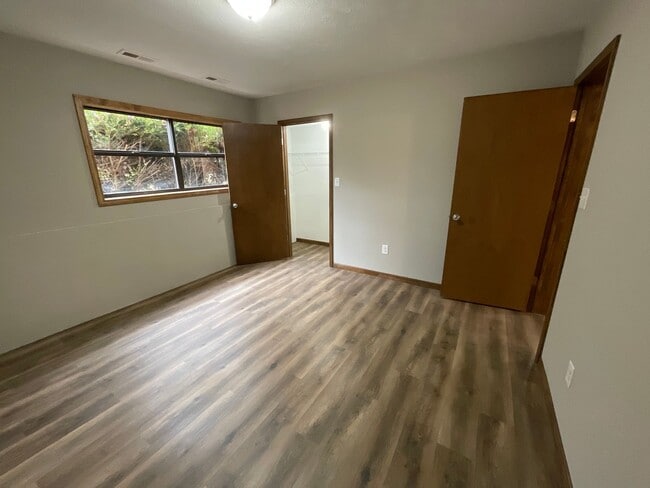 Building Photo - LEASING