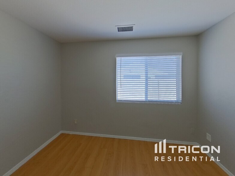 Building Photo - 7019 S 19th Pl