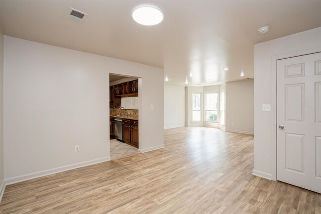 Building Photo - 16 Cypress St