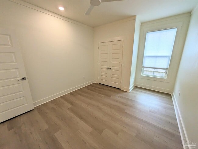 Building Photo - 1332 N 7th Ave