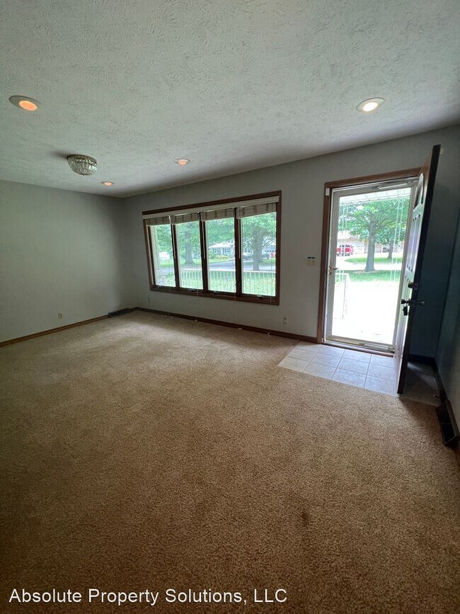 Building Photo - 4 br, 3 bath House - 207 S York Ave