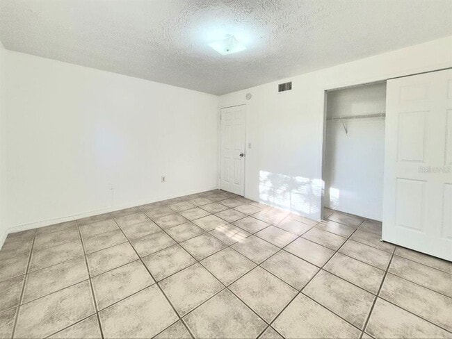 Building Photo - 1702 E Mulberry Dr