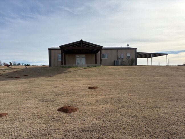 Building Photo - 12748 NE Wolf Rd