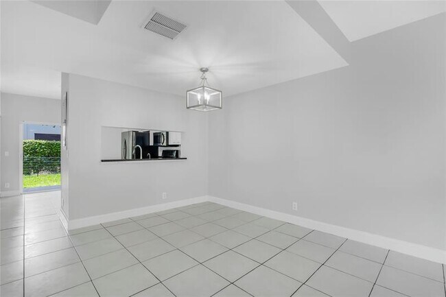 Building Photo - 9968 NW 57th Manor
