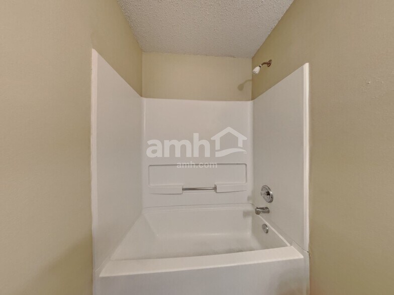 Building Photo - 6709 Everbloom Ln