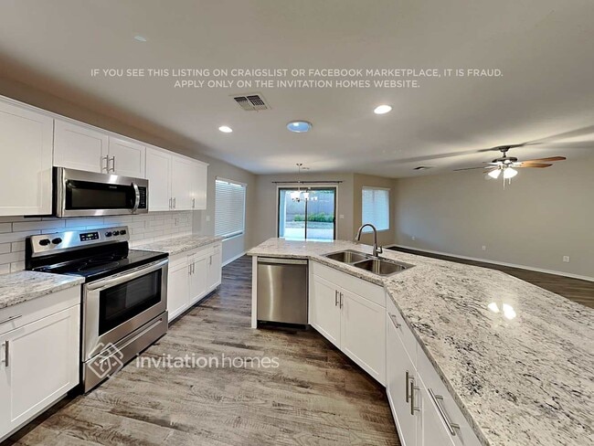 Building Photo - 1991 W Sunshine Butte Dr