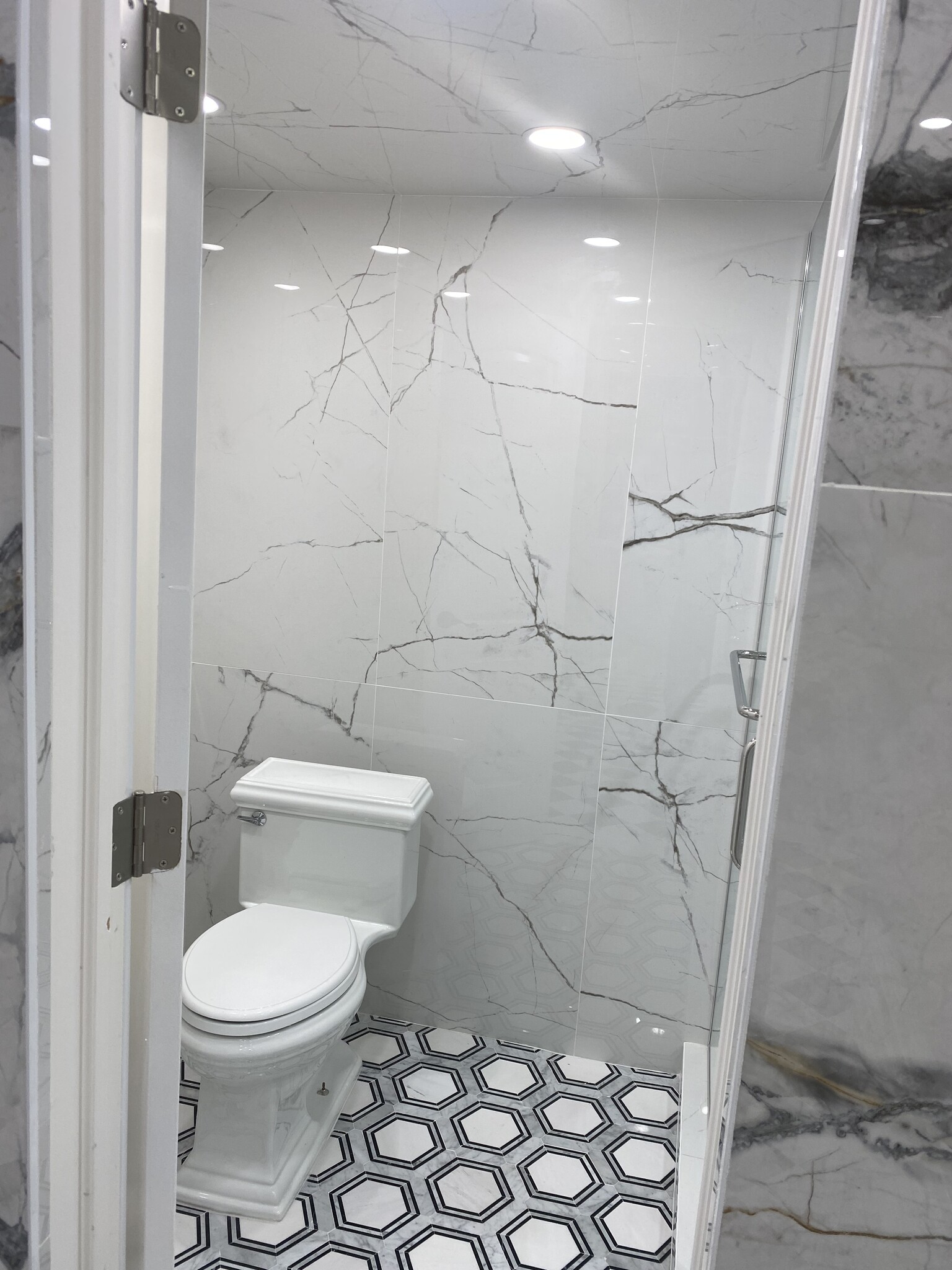 Building Photo - 1820 E 19th St