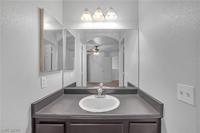 Building Photo - 555 Roxella Ln