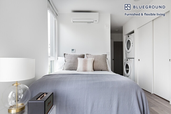 Building Photo - 120 10th Ave E