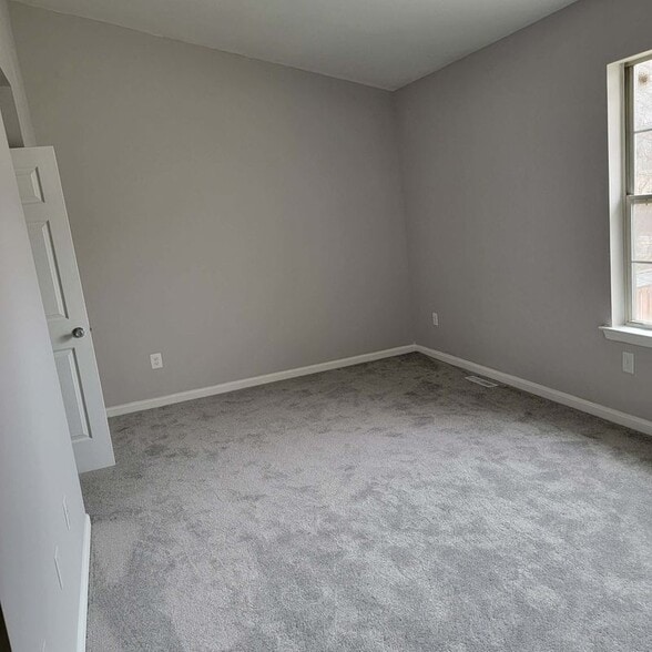 Building Photo - 47734 Devin Cir