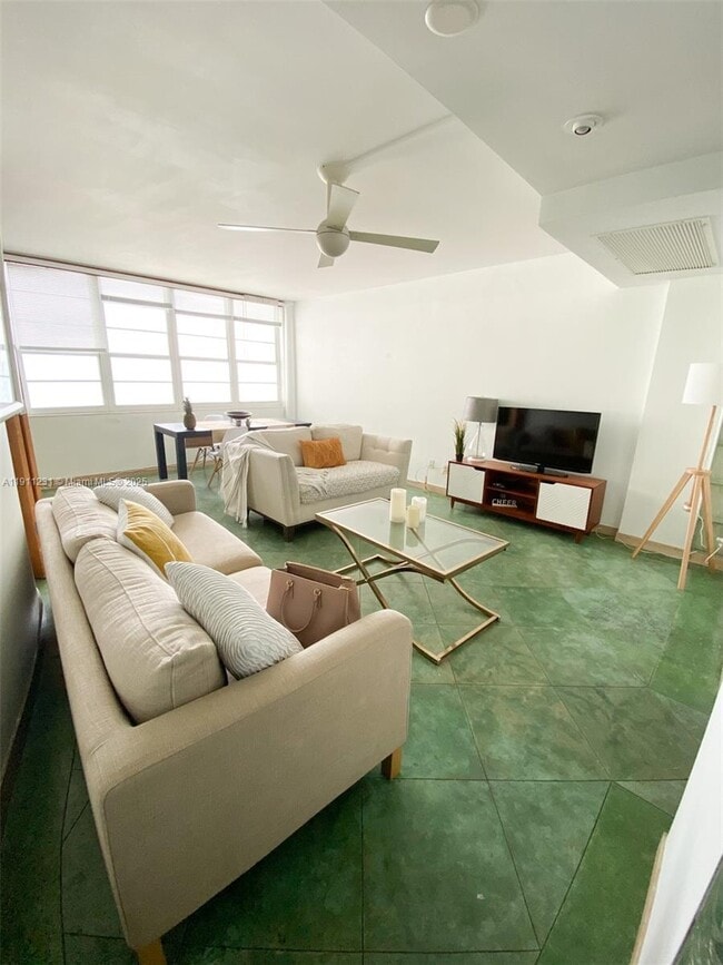 Building Photo - 100 Lincoln Rd