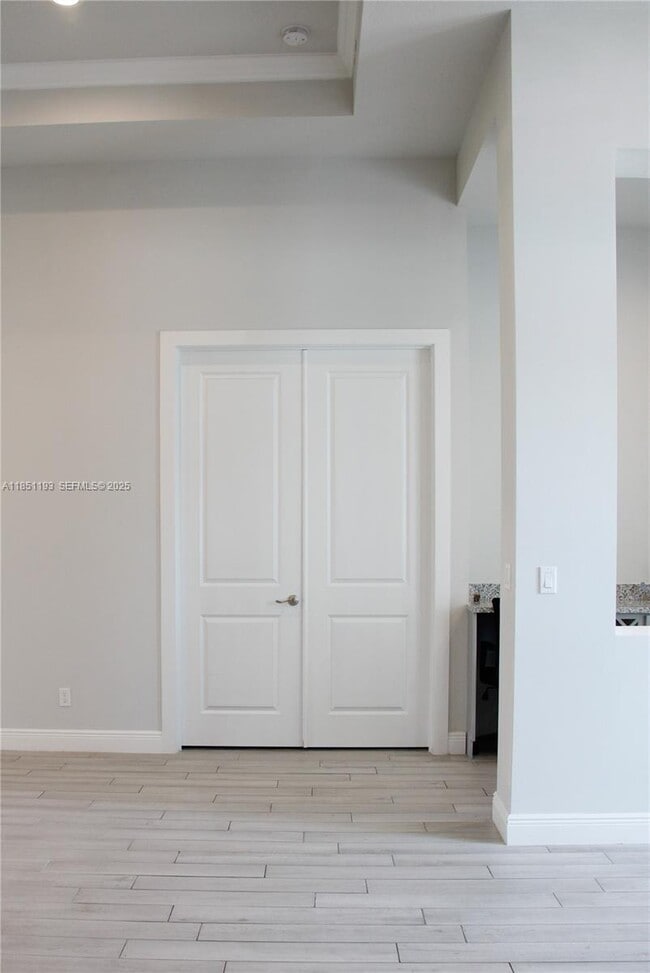 Building Photo - 5231 NW Iredell St