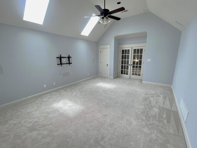 Building Photo - 1820 Enclave Hollow Ln E