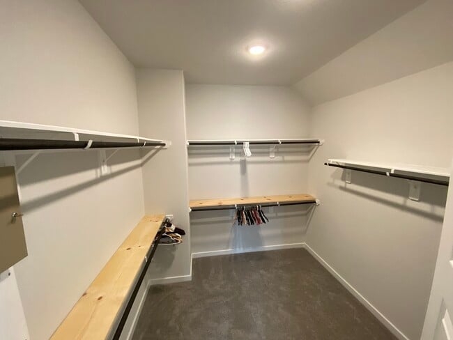 Building Photo - 2103 Pueblito Dr