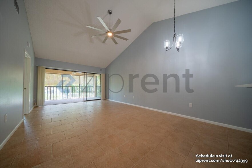 Building Photo - 4817 Winslow Beacon