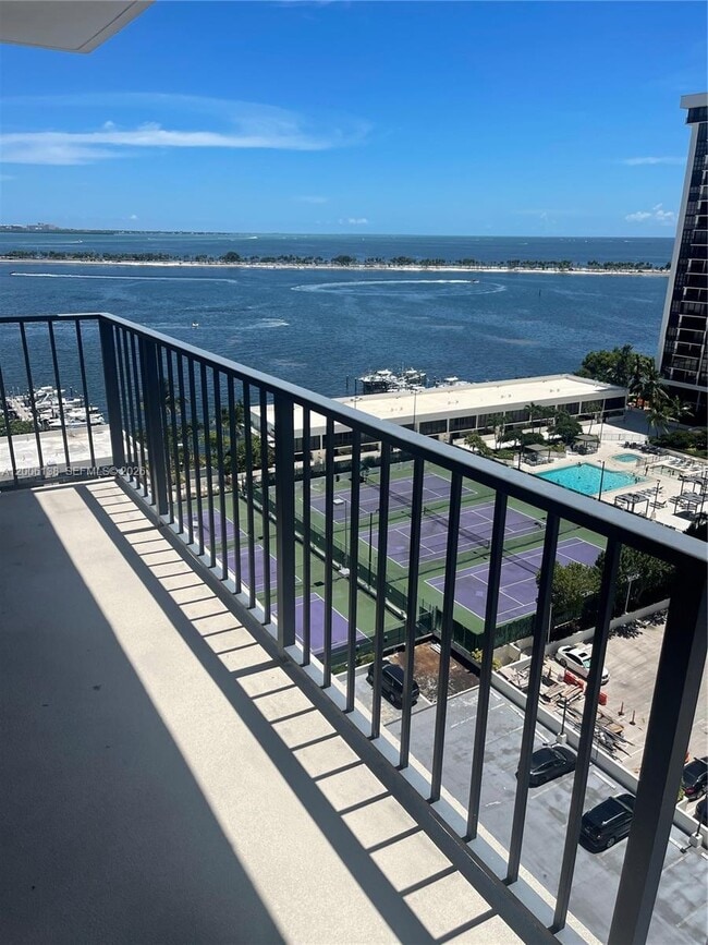 Building Photo - 1901 Brickell Ave