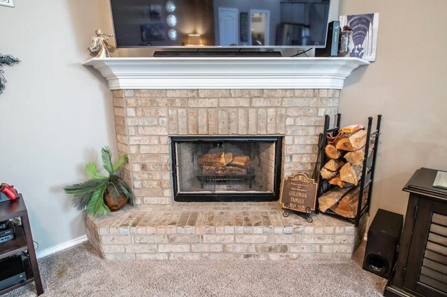 Building Photo - 3/2 in Frenship ISD: Appliances included!!!!