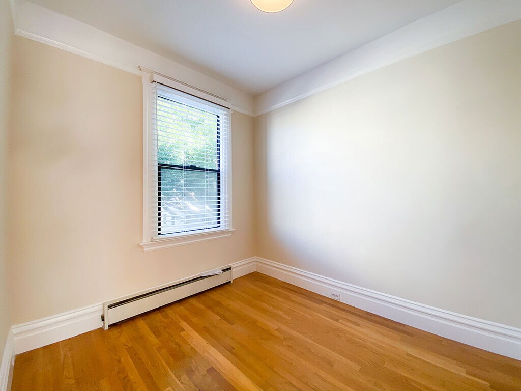 Building Photo - 527 Union St