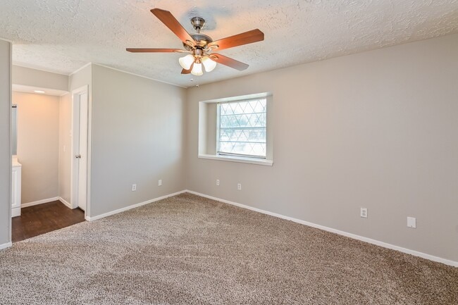 Building Photo - 8403 Rustwood Ct