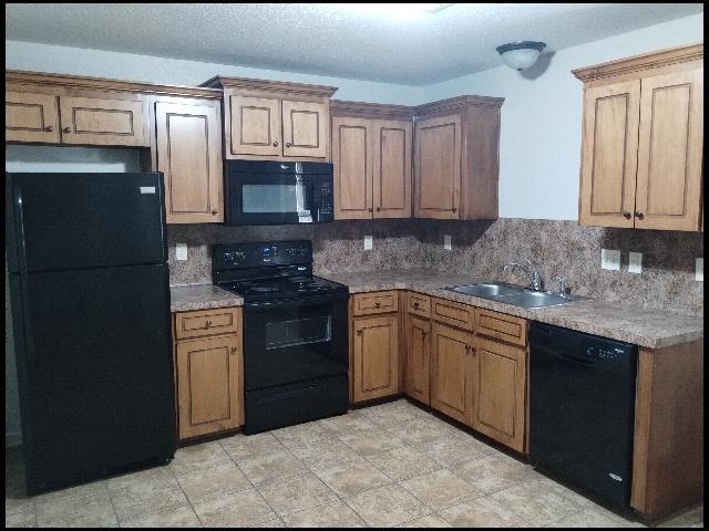 Building Photo - 400 E Locust St